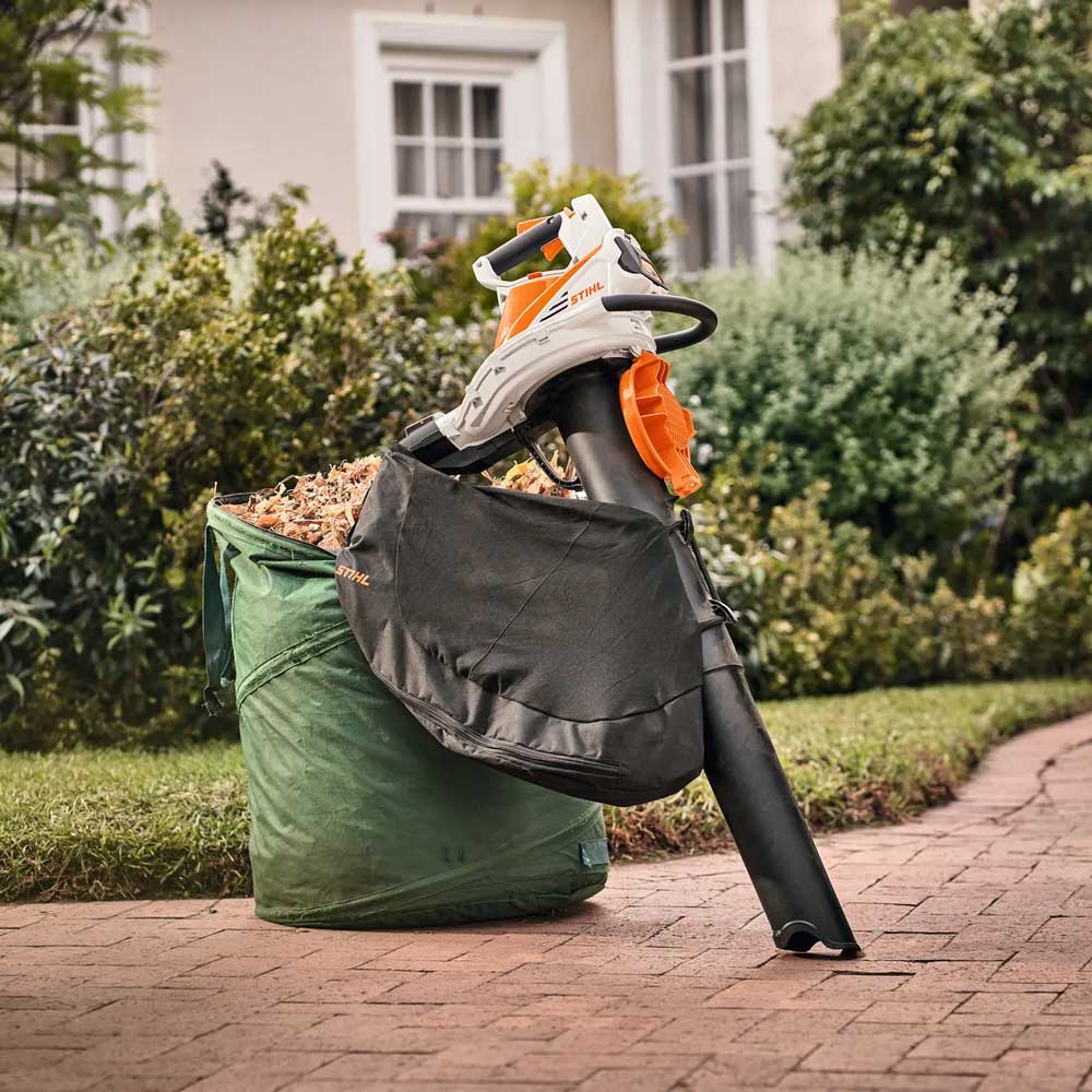 The STIHL SHA 56 is a quiet, all-round battery vacuum shredder and blower in one. Shreds leaves and hedge trimmings, clears paths and driveways. Available at Cannings — your STIHL Elite Dealer. 6