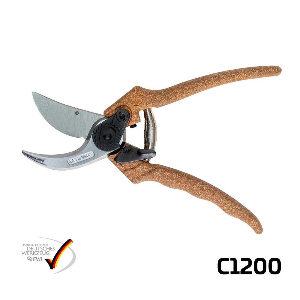 Now in Australia through Cannings: Berger German-made hand shears (C1200) with cork handles, forged steel body, and classic bypass blade. Durable, ergonomic, and built for everyday pruning. 2